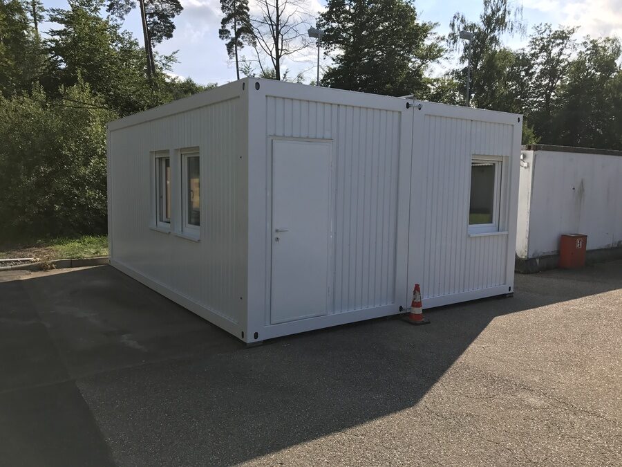Fertig montierte Containeranlage für den Werkschutz von außen
