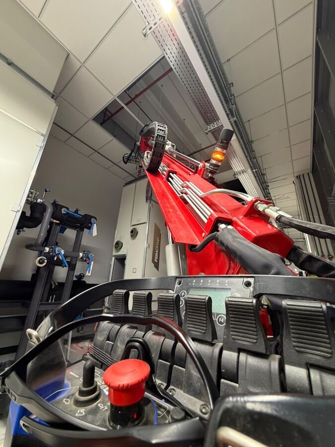 Millimeterarbeit per Funkfernsteuerung